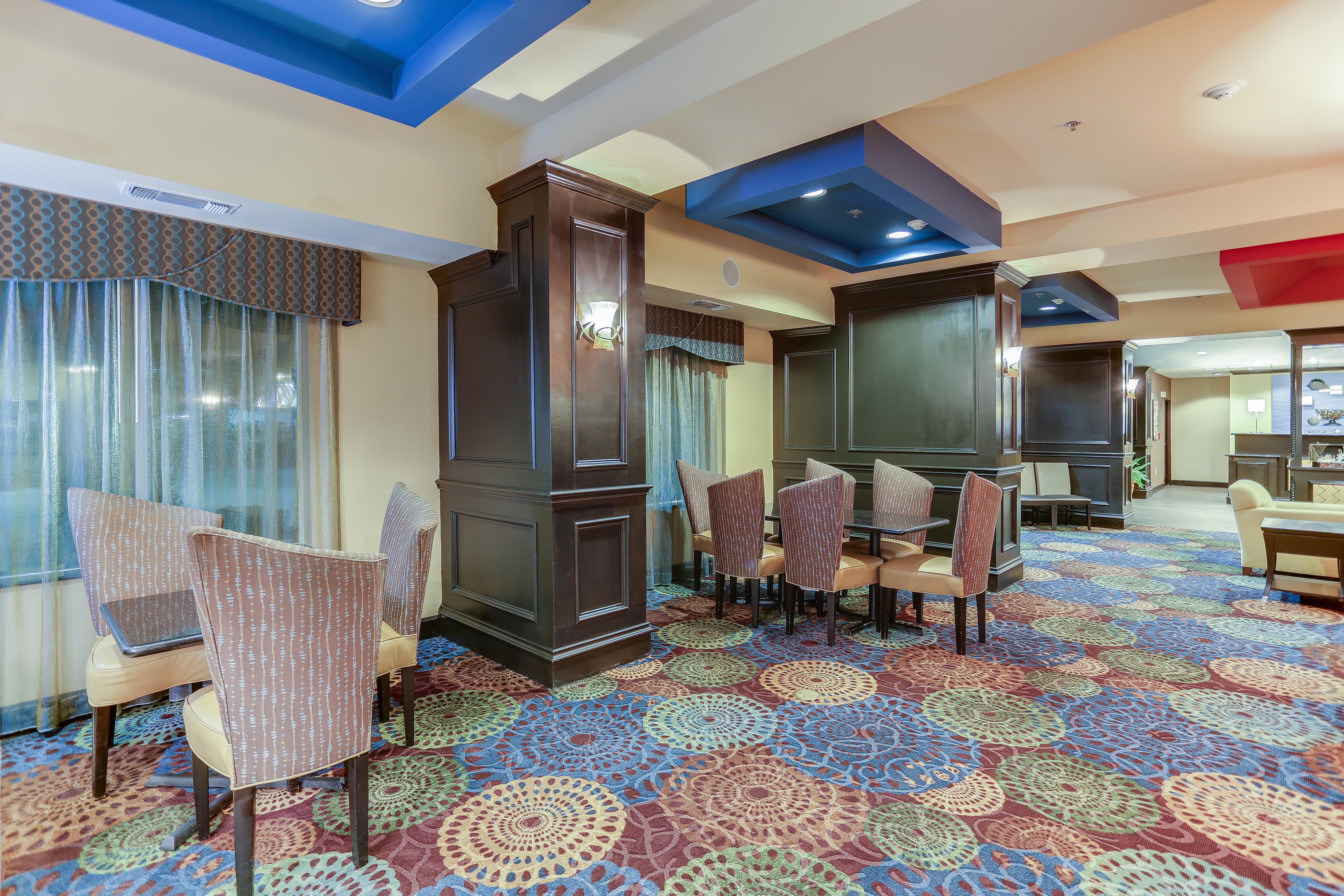 Holiday Inn Express Hotel & Suites Huntsville By Ihg Exterior foto