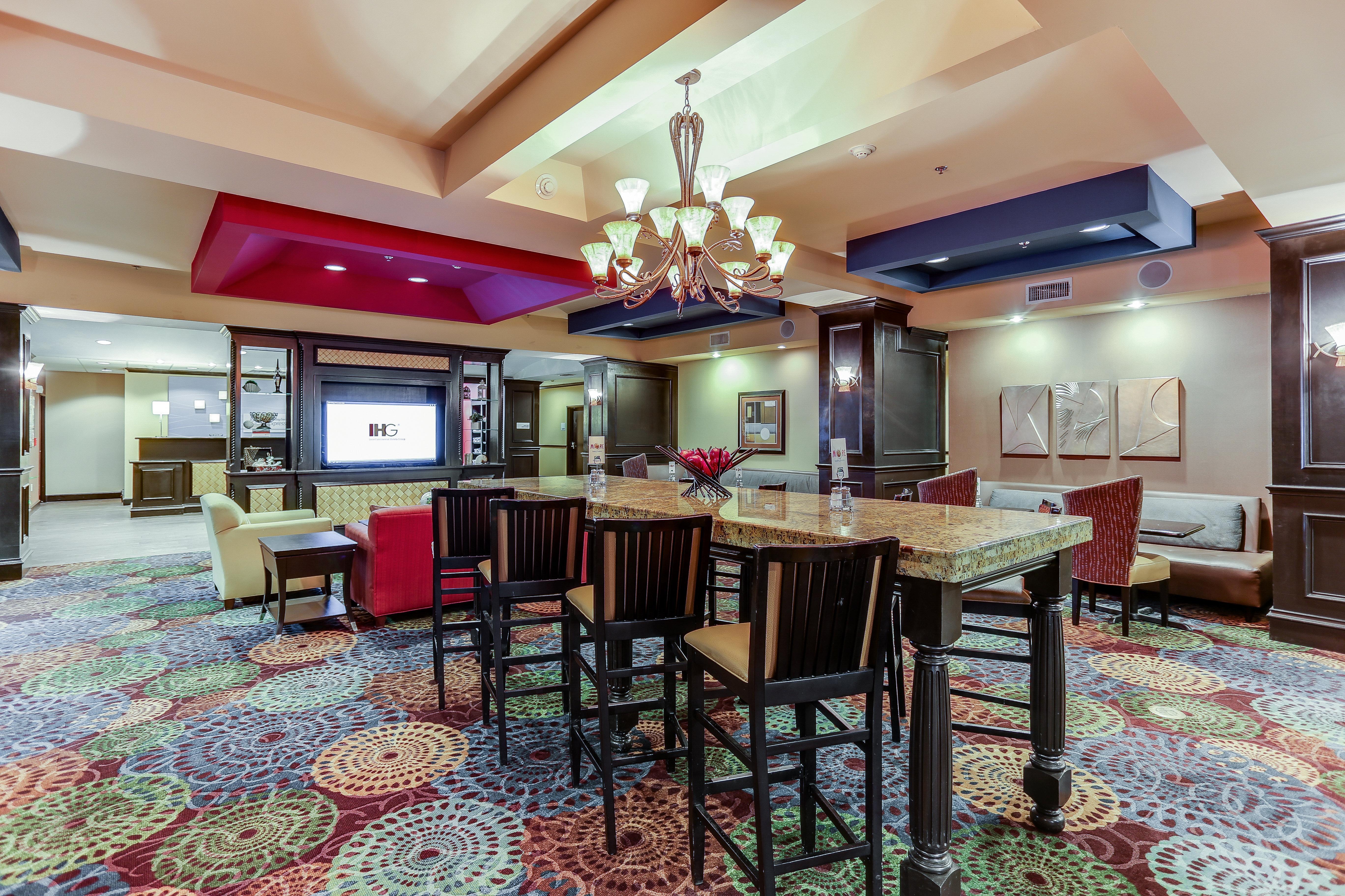Holiday Inn Express Hotel & Suites Huntsville By Ihg Exterior foto